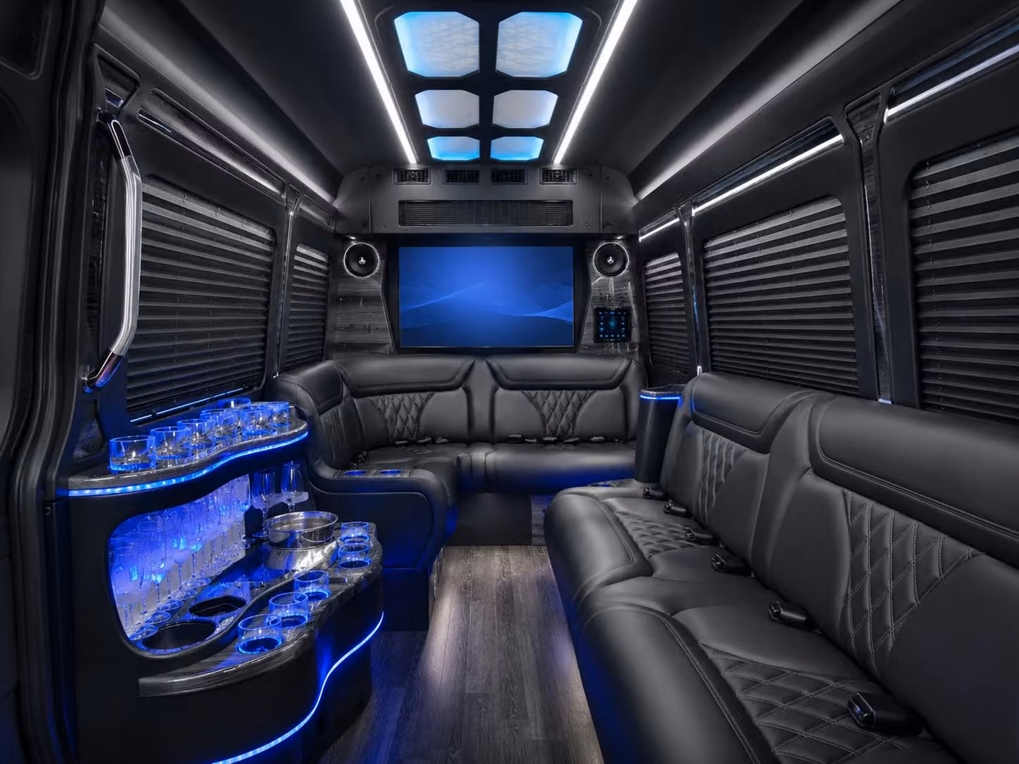 airport transfer shuttle buses for longview business travelers